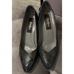 Neiman Marcus Made In Italy Womens Sz 8M Navy Snake Embossed Leather Pumps 3”